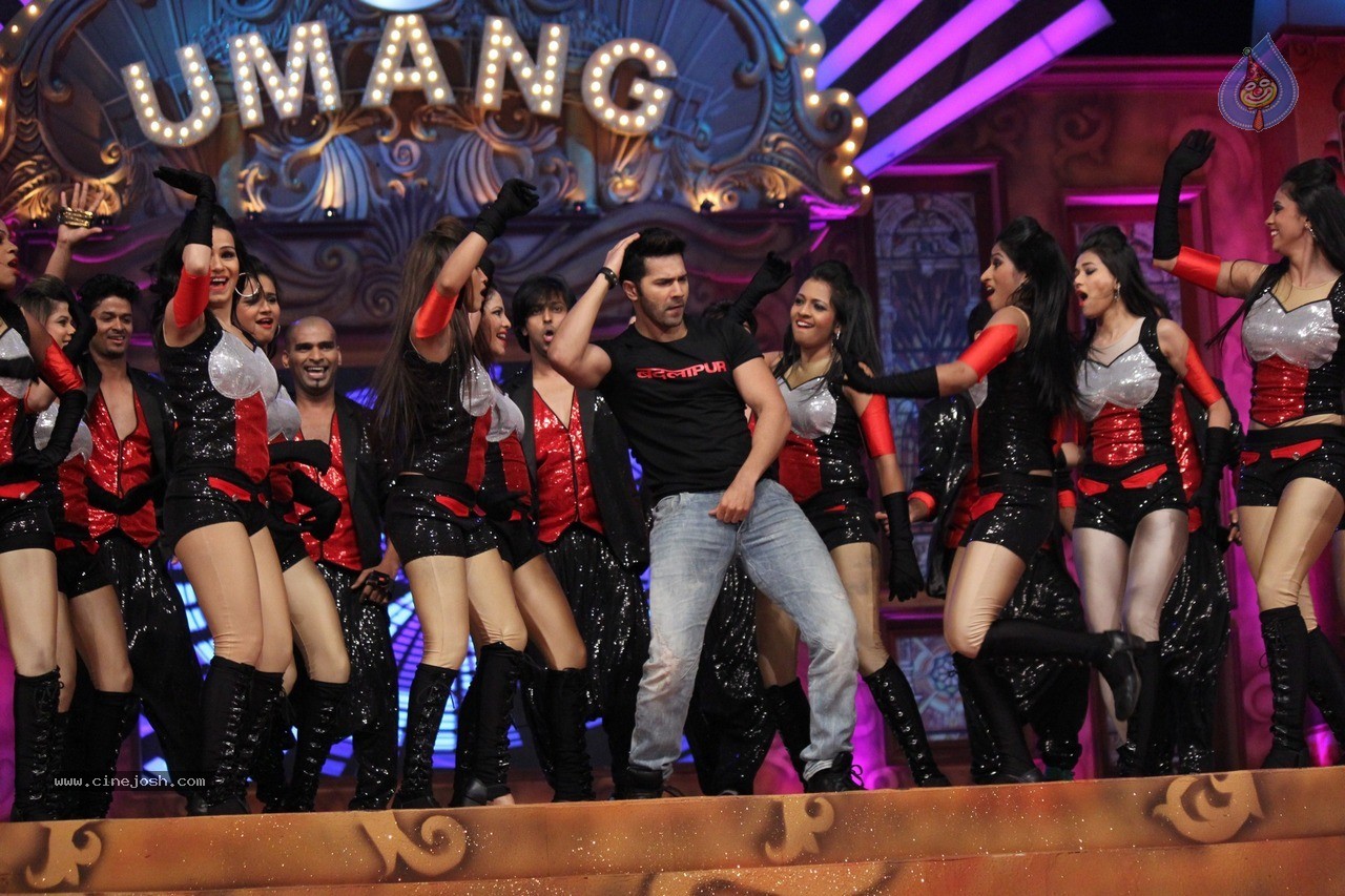 Bolly Celebs at Umang Event 02 - 33 / 98 photos