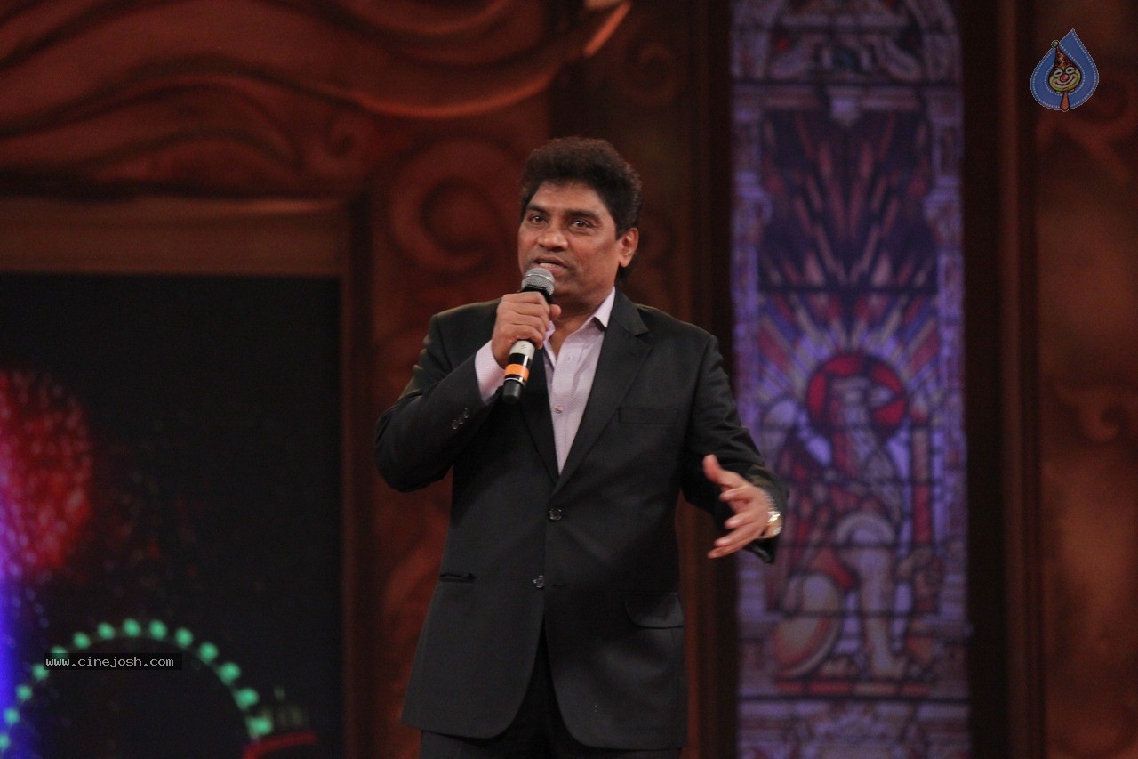 Bolly Celebs at Umang Event 02 - 62 / 98 photos