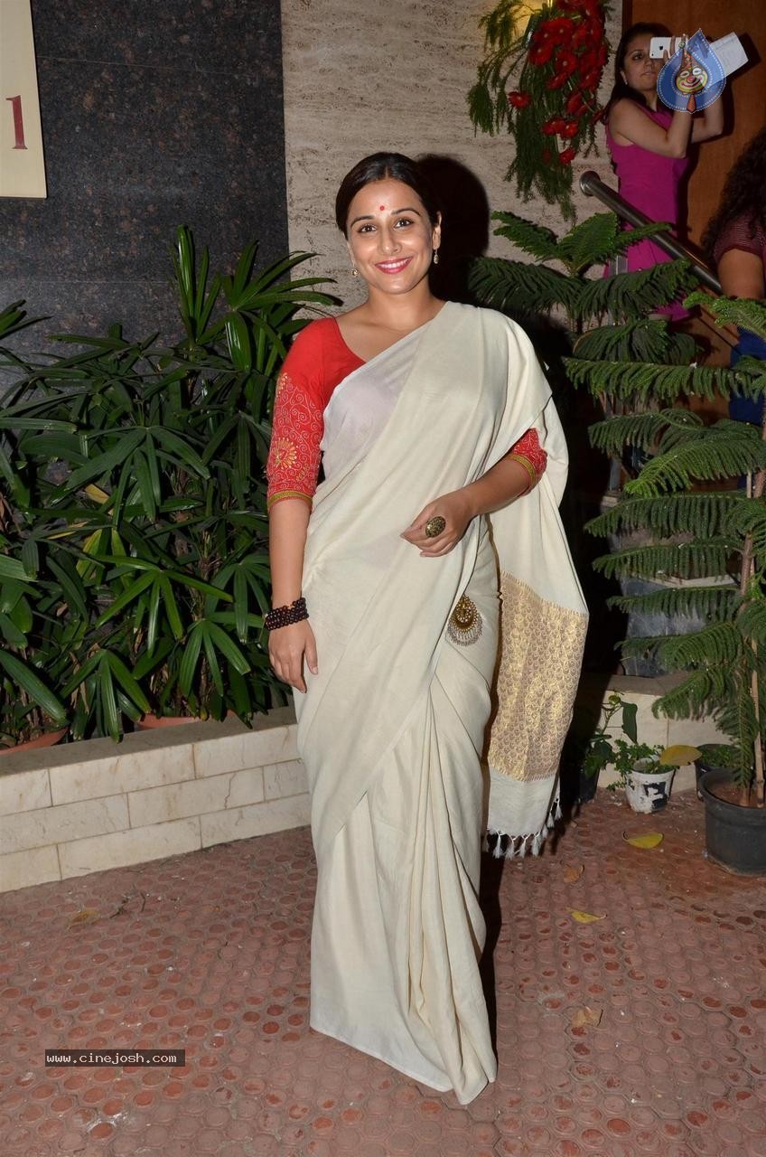 Bolly Celebs at Under Construction Show - 15 / 55 photos