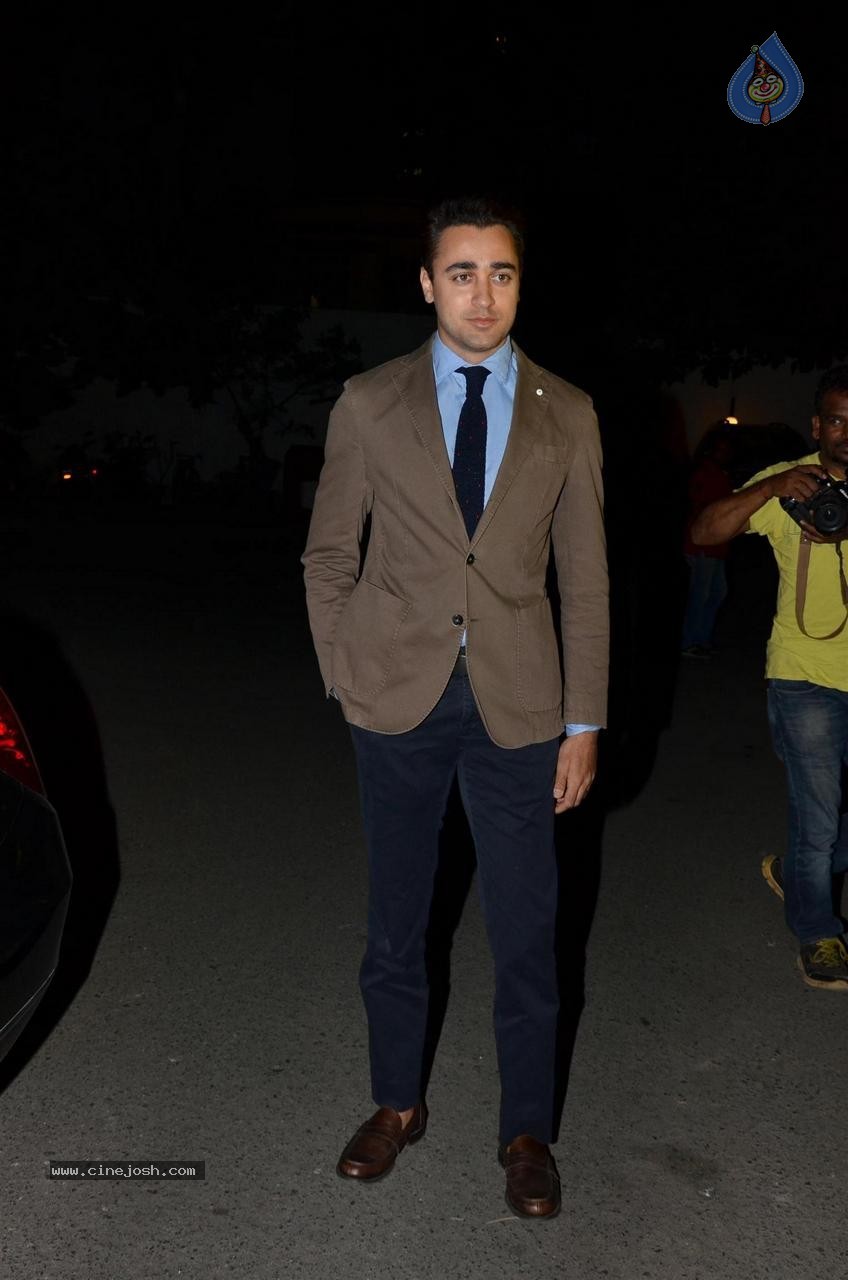 Bolly Celebs at Under Construction Show - 52 / 55 photos