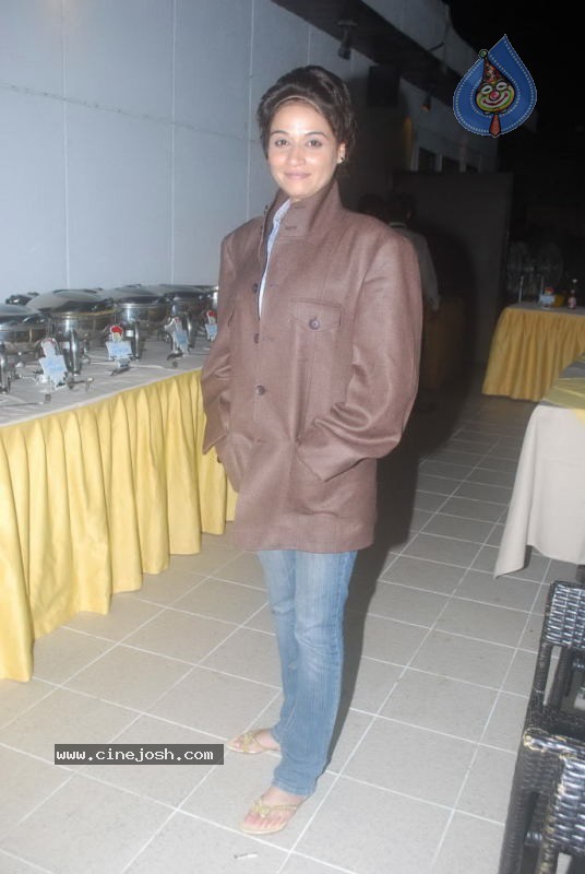 Bolly Celebs at Uttaran Party - 10 / 33 photos