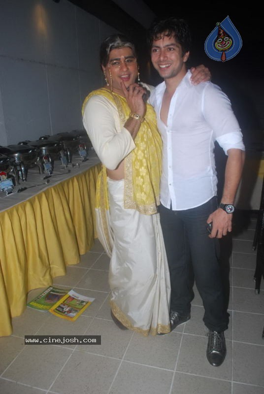 Bolly Celebs at Uttaran Party - 22 / 33 photos