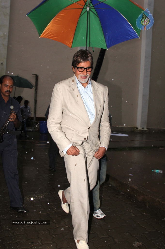 Bolly Celebs at UTV Bindass Event - 4 / 32 photos