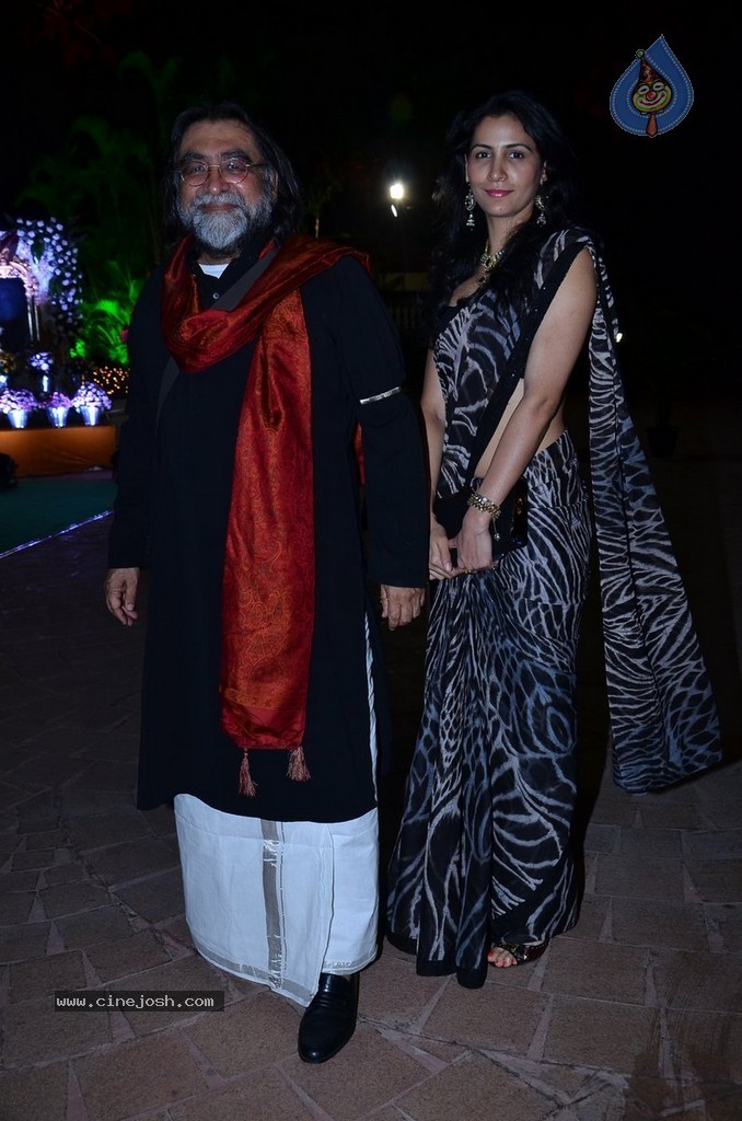 Bolly Celebs at Vishesh Bhatt Wedding Reception - 12 / 136 photos