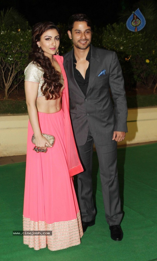 Bolly Celebs at Vishesh Bhatt Wedding Reception - 18 / 136 photos