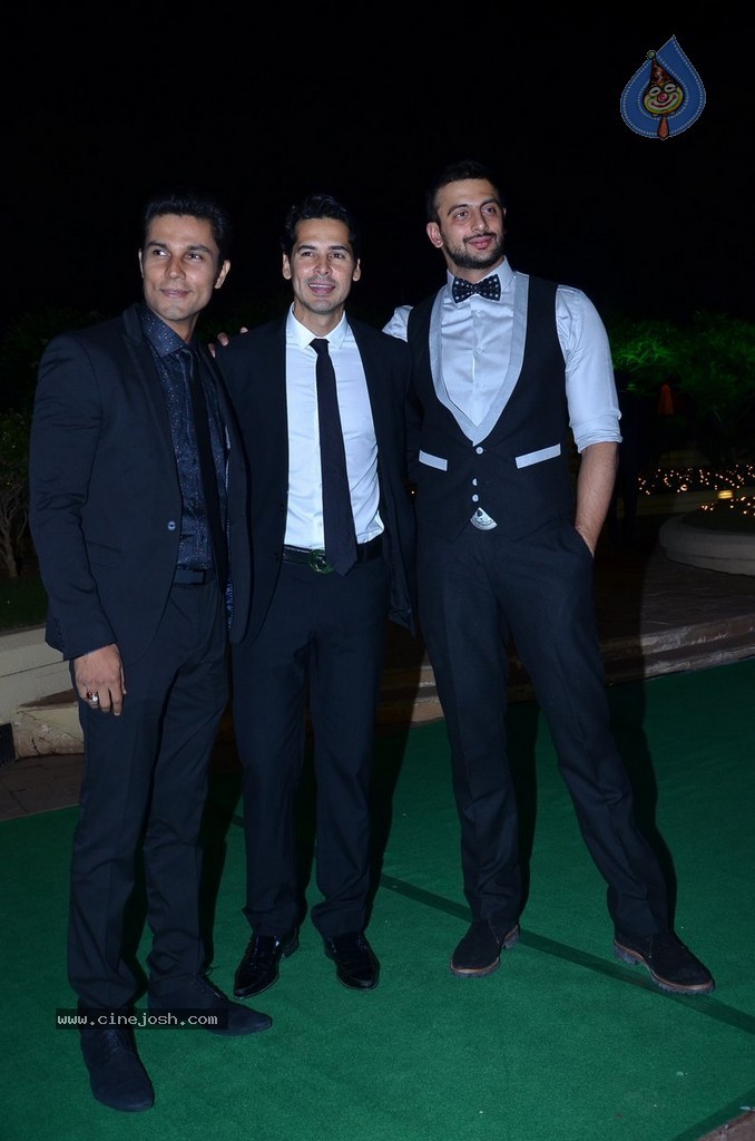Bolly Celebs at Vishesh Bhatt Wedding Reception - 21 / 136 photos