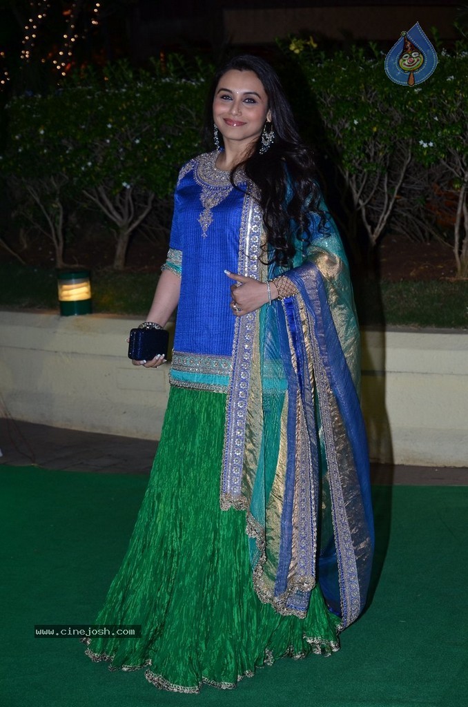 Bolly Celebs at Vishesh Bhatt Wedding Reception - 60 / 136 photos