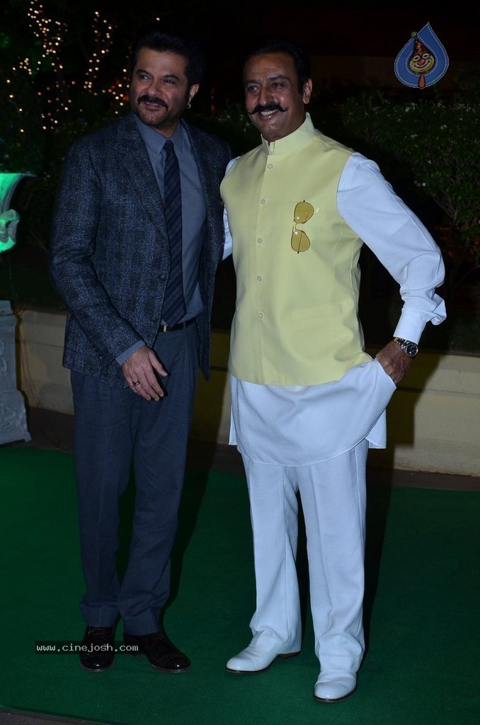 Bolly Celebs at Vishesh Bhatt Wedding Reception - 77 / 136 photos