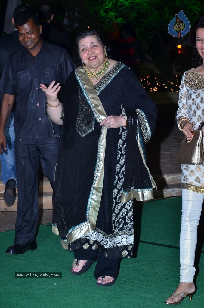Bolly Celebs at Vishesh Bhatt Wedding Reception - 90 / 136 photos