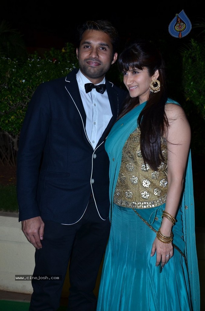Bolly Celebs at Vishesh Bhatt Wedding Reception - 106 / 136 photos