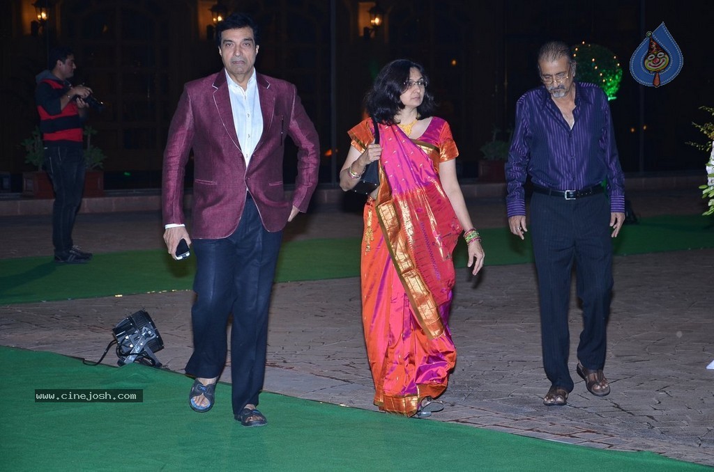 Bolly Celebs at Vishesh Bhatt Wedding Reception - 107 / 136 photos