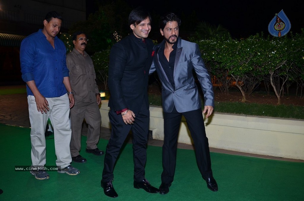 Bolly Celebs at Vishesh Bhatt Wedding Reception - 113 / 136 photos
