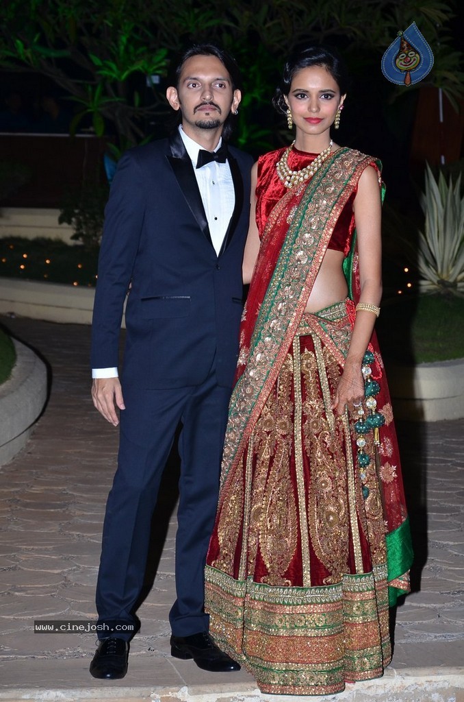 Bolly Celebs at Vishesh Bhatt Wedding Reception - 115 / 136 photos