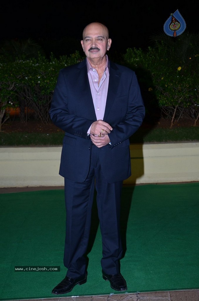Bolly Celebs at Vishesh Bhatt Wedding Reception - 120 / 136 photos