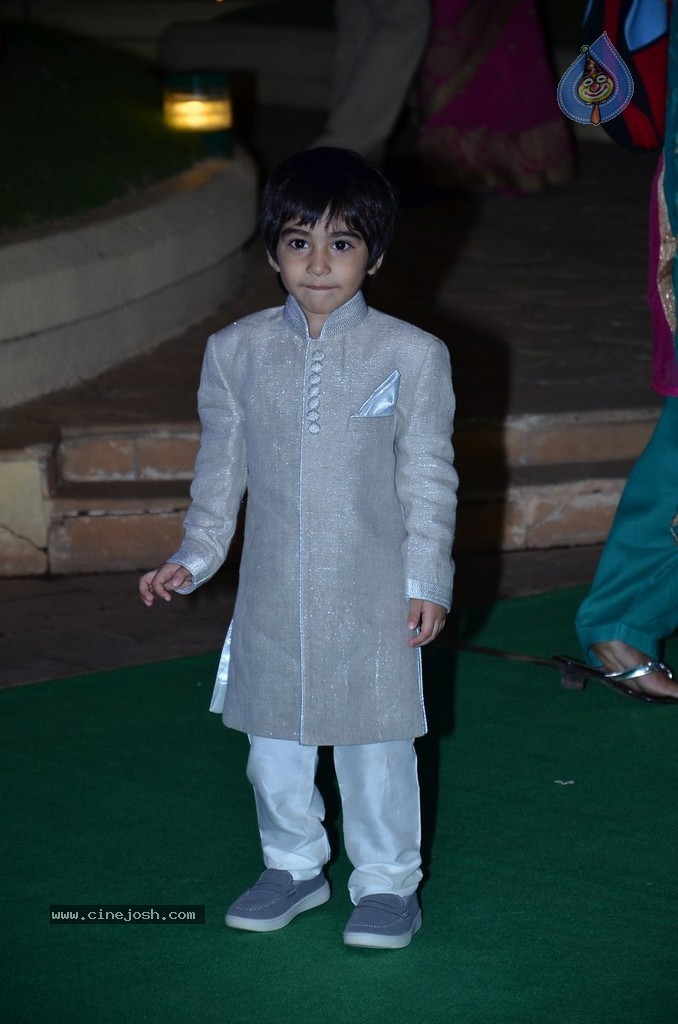 Bolly Celebs at Vishesh Bhatt Wedding Reception - 129 / 136 photos