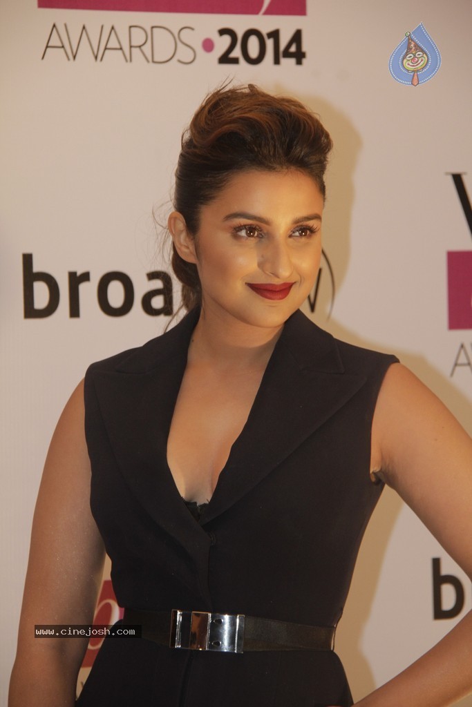 Bolly Celebs at VOGUE BEAUTY Awards 2014 - 9 / 47 photos