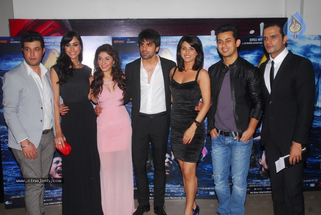Bolly Celebs at Warning 3D Premiere - 10 / 48 photos