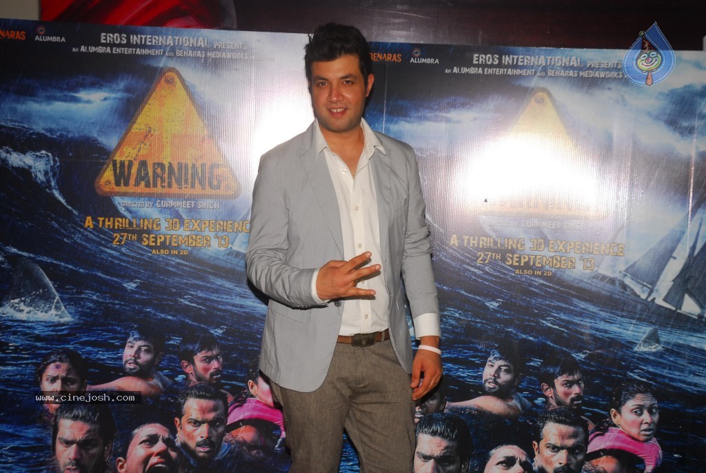 Bolly Celebs at Warning 3D Premiere - 16 / 48 photos