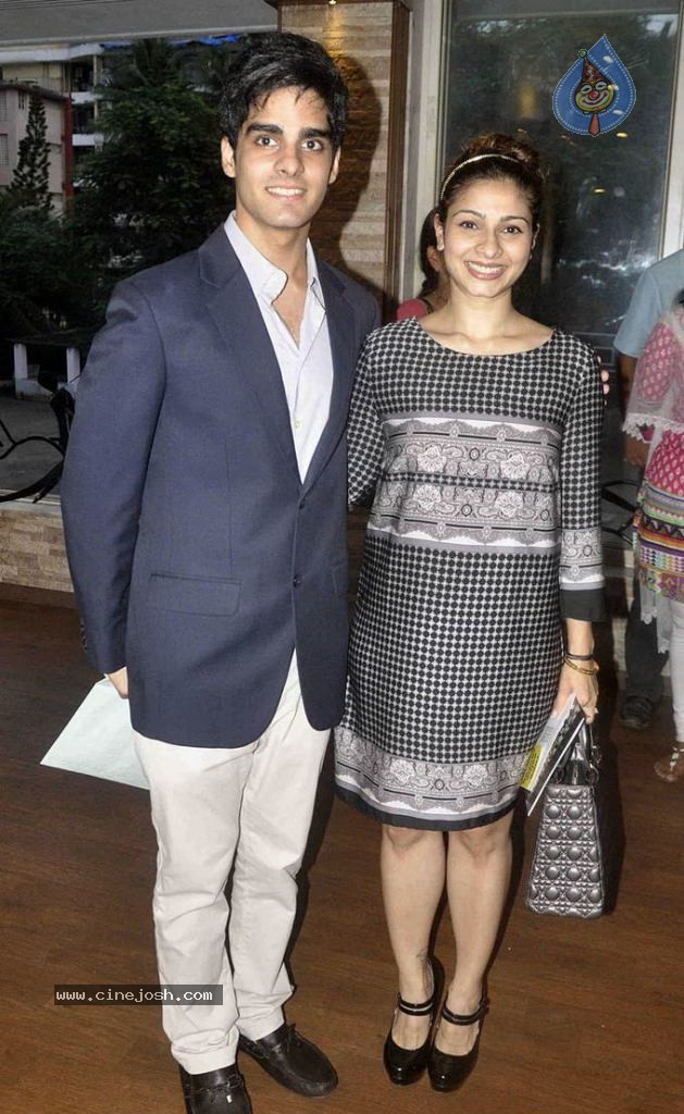 Bolly Celebs at Wisdom Charity Event - 13 / 22 photos