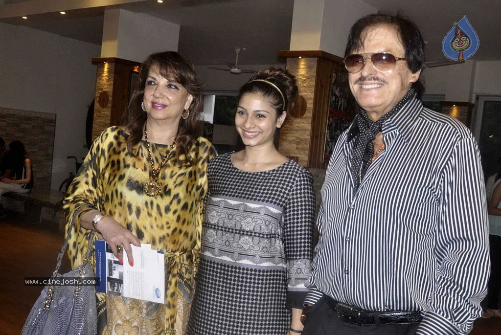 Bolly Celebs at Wisdom Charity Event - 19 / 22 photos