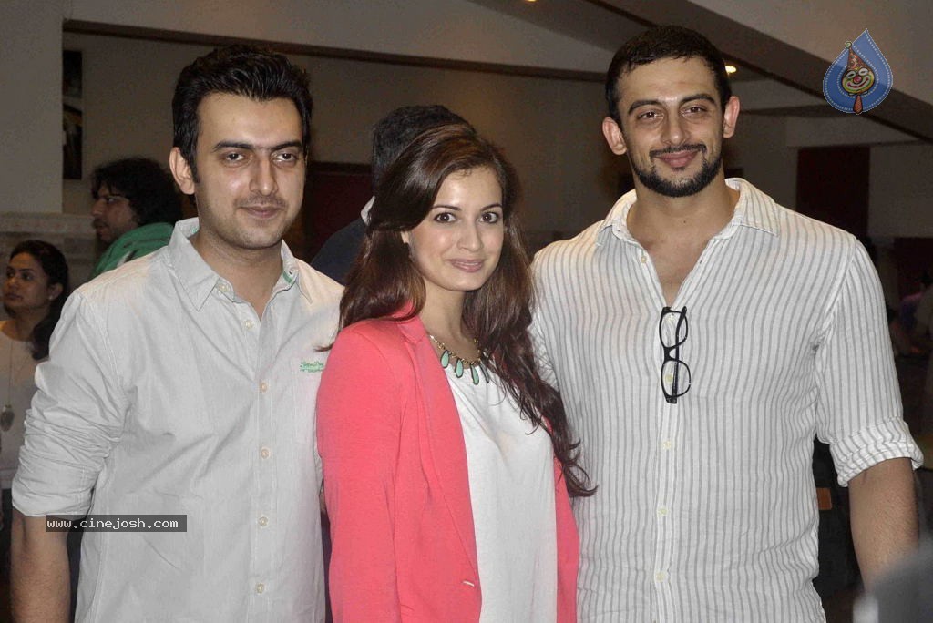 Bolly Celebs at Wisdom Charity Event - 22 / 22 photos