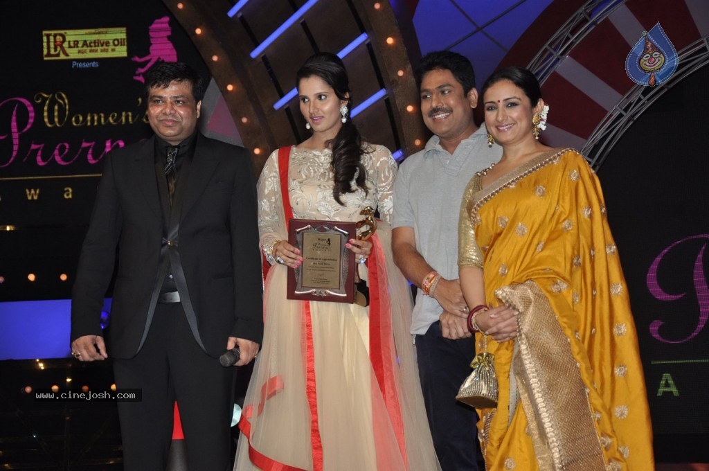 Bolly Celebs at Women Prerna Awards - 53 / 128 photos