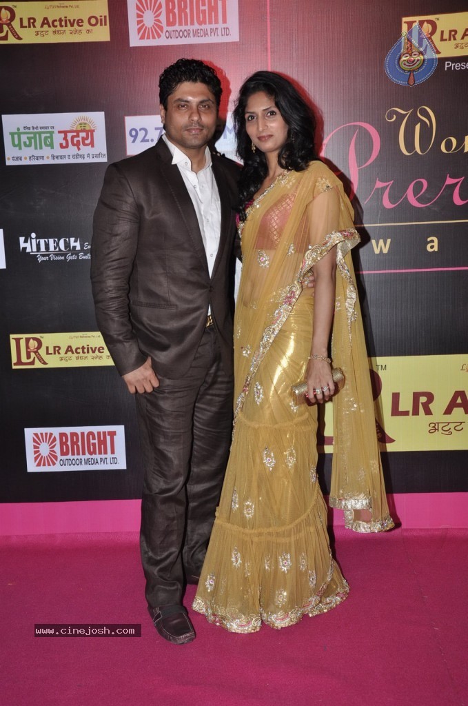 Bolly Celebs at Women Prerna Awards - 58 / 128 photos