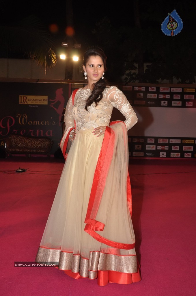 Bolly Celebs at Women Prerna Awards - 87 / 128 photos