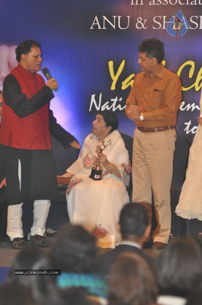 Bolly Celebs at Yash Chopra Memorial Awards - 5 / 125 photos
