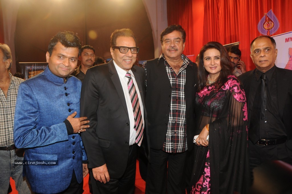 Bolly Celebs at Yes Bank Presents IIAA 2014 - 27 / 135 photos