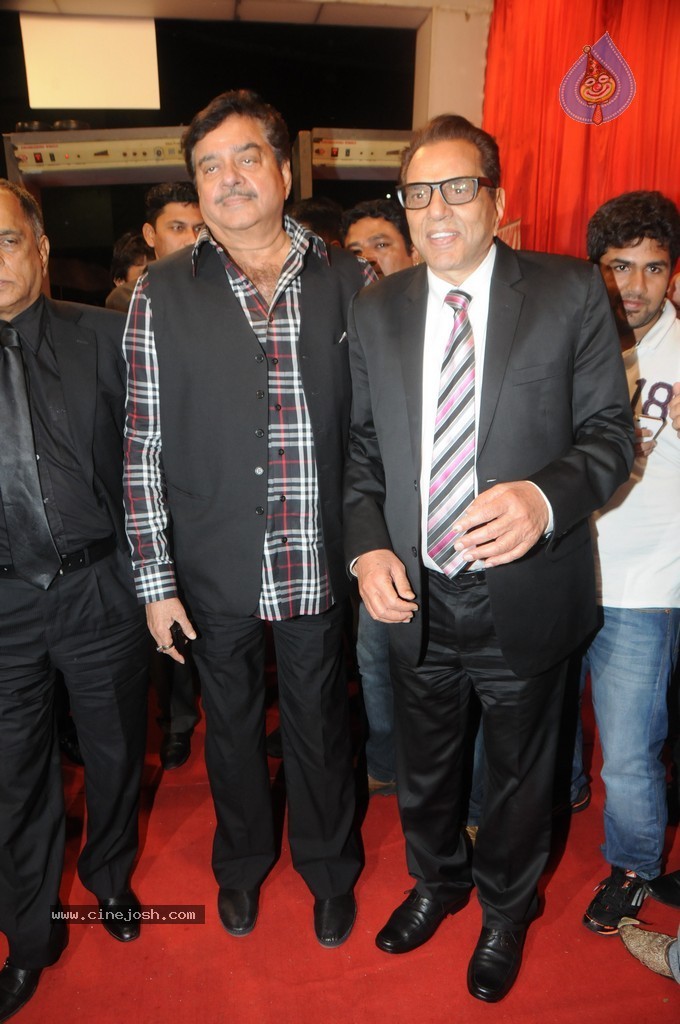 Bolly Celebs at Yes Bank Presents IIAA 2014 - 29 / 135 photos