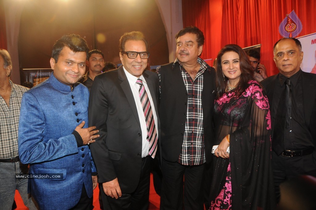 Bolly Celebs at Yes Bank Presents IIAA 2014 - 132 / 135 photos