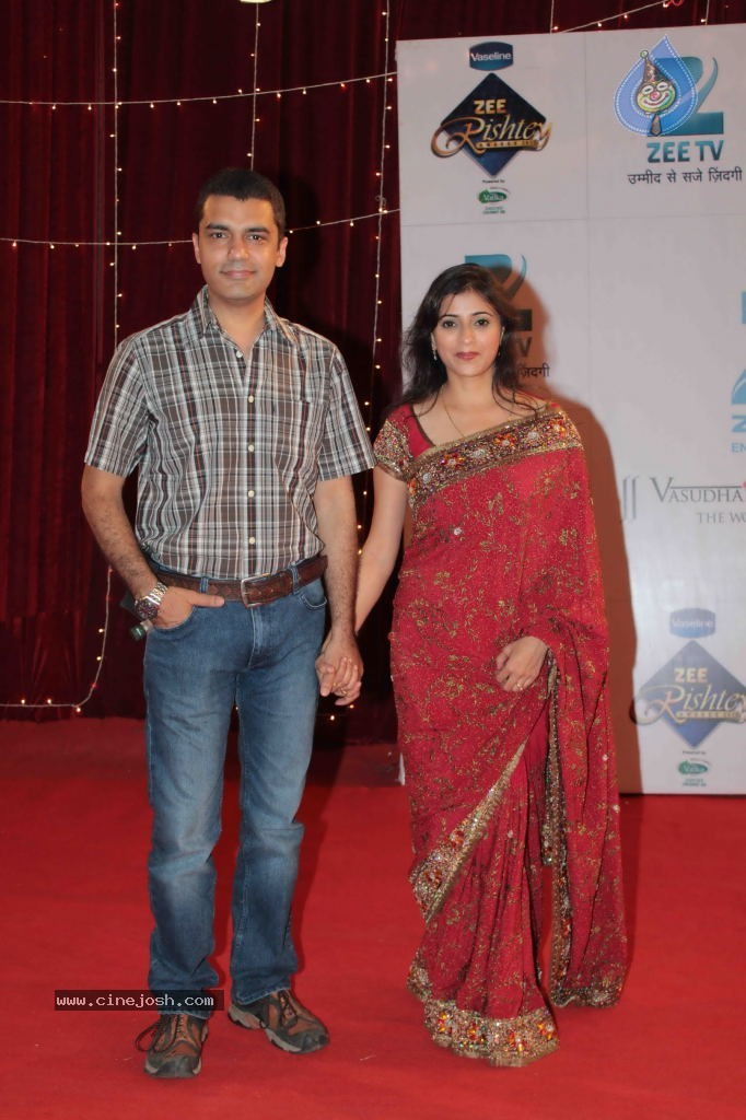 Bolly Celebs at Zee Rishtey Awards 2013 - 1 / 83 photos