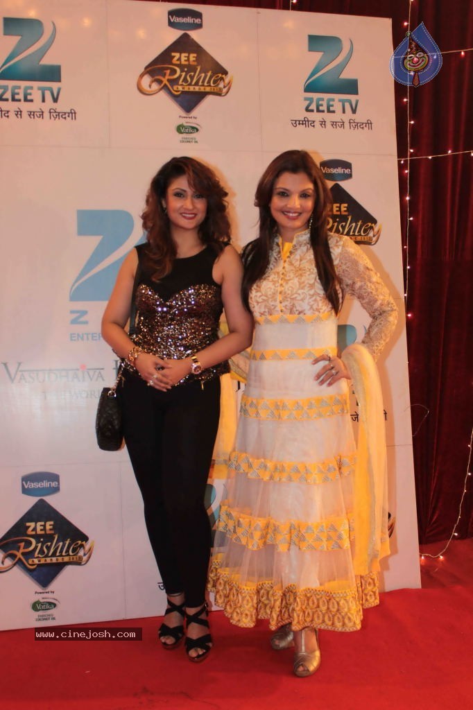 Bolly Celebs at Zee Rishtey Awards 2013 - 70 / 83 photos