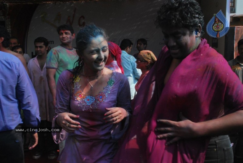 Bolly Celebs at Zoom Holi Celebrations - 50 / 54 photos