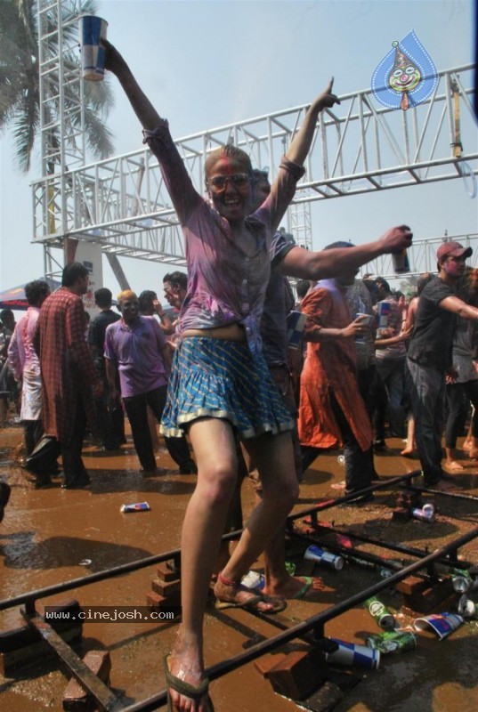 Bolly Celebs at Zoom Holi Celebrations - 52 / 54 photos