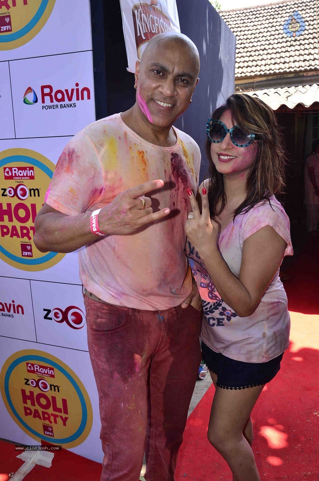 Bolly Celebs at Zoom Holi Party 2015 - 11 / 80 photos