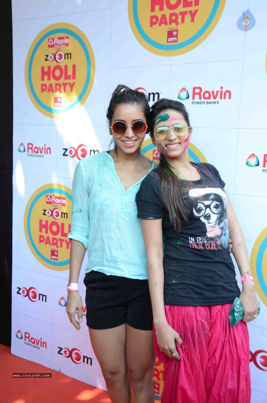 Bolly Celebs at Zoom Holi Party 2015 - 17 / 80 photos