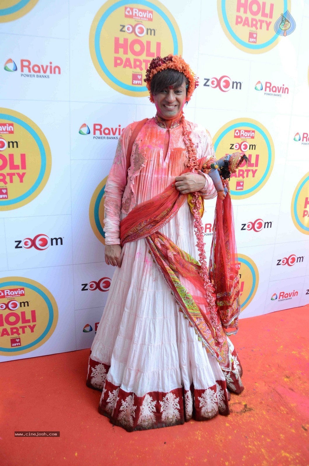 Bolly Celebs at Zoom Holi Party 2015 - 19 / 80 photos