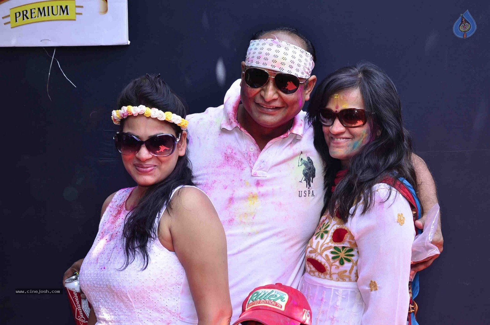 Bolly Celebs at Zoom Holi Party 2015 - 35 / 80 photos