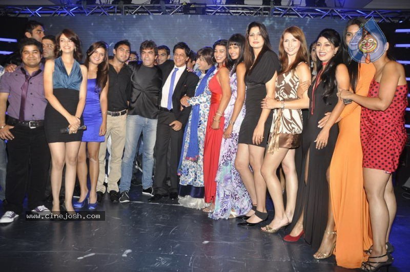 Bolly Celebs at Zor Ka Jhatka Bash - 20 / 99 photos