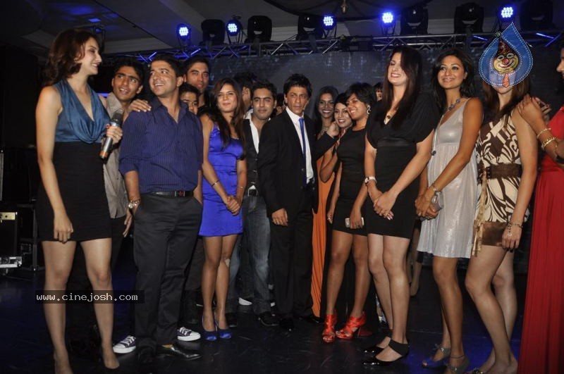 Bolly Celebs at Zor Ka Jhatka Bash - 29 / 99 photos