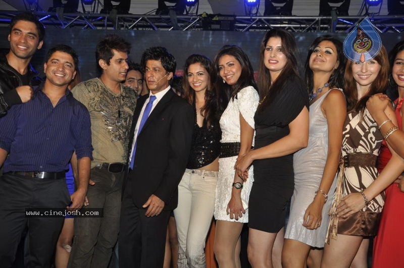 Bolly Celebs at Zor Ka Jhatka Bash - 42 / 99 photos