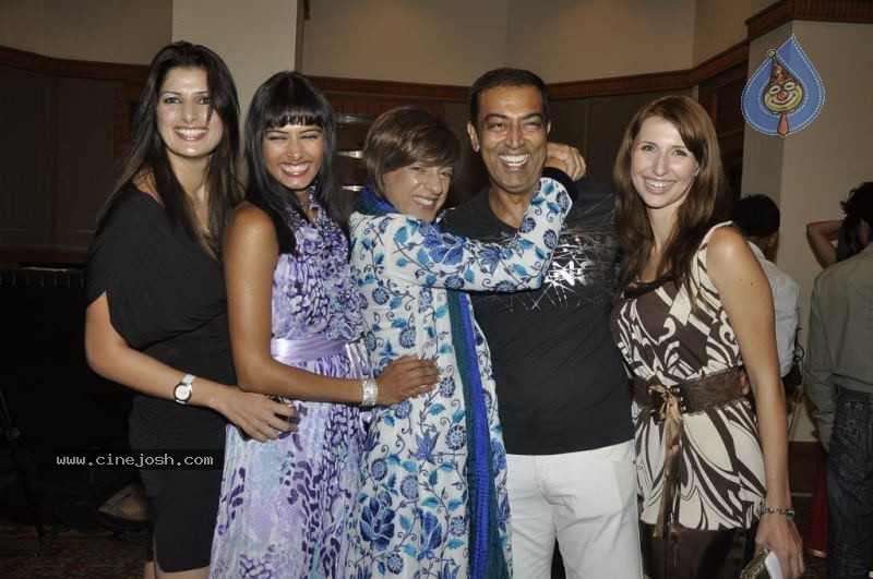 Bolly Celebs at Zor Ka Jhatka Bash - 95 / 99 photos