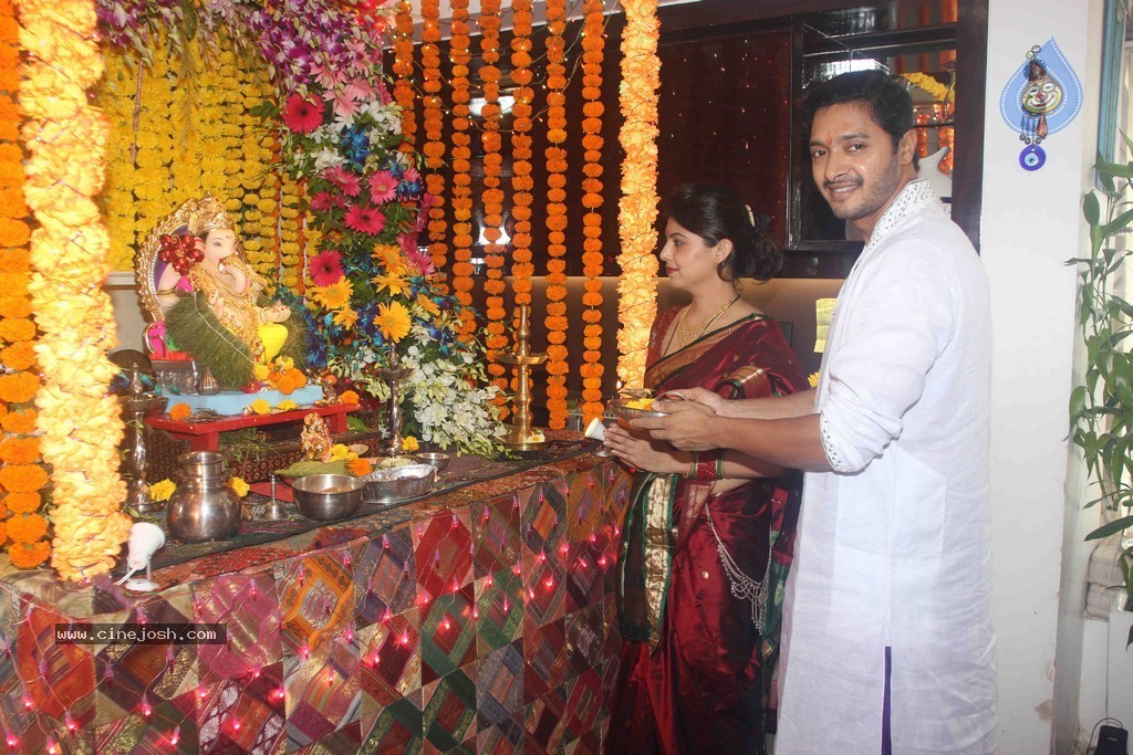 Bolly Celebs Celebrate Ganesh Festival 2014 - 4 / 93 photos