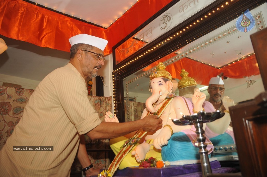 Bolly Celebs Celebrate Ganesh Festival 2014 - 52 / 93 photos