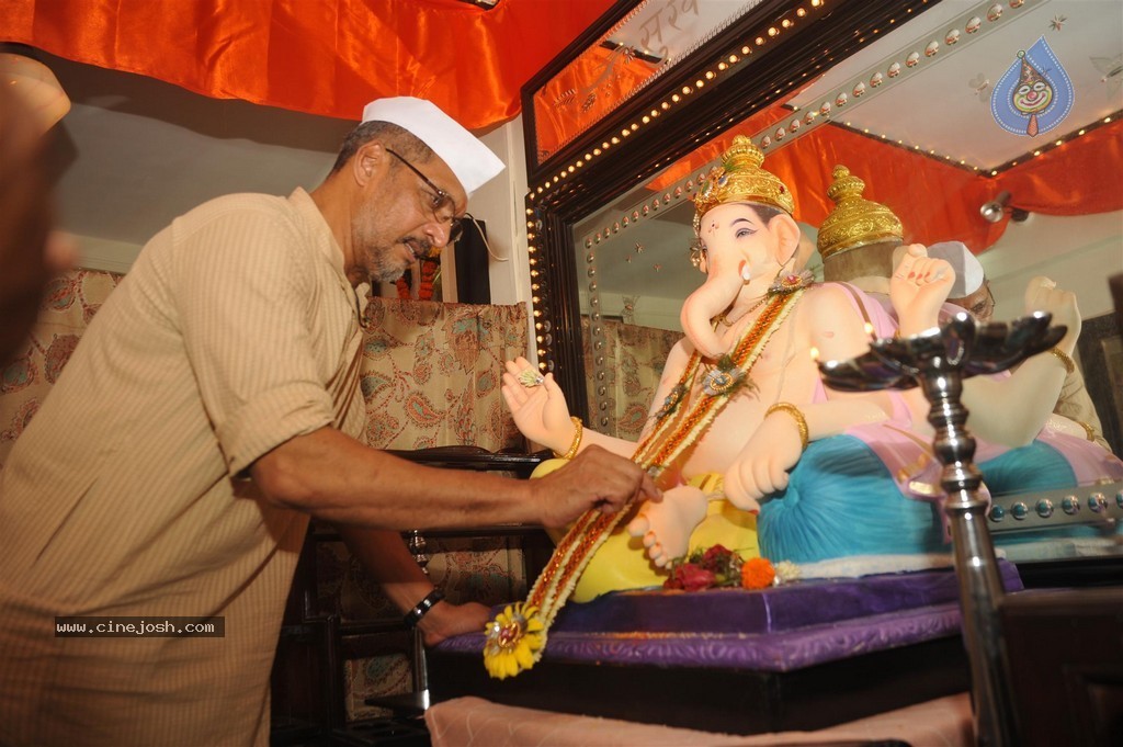 Bolly Celebs Celebrate Ganesh Festival 2014 - 90 / 93 photos