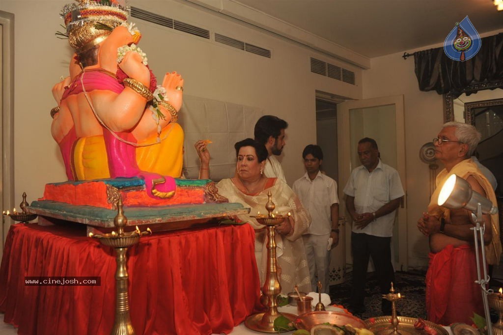 Bolly Celebs Celebrates Ganesh Festival - 7 / 57 photos