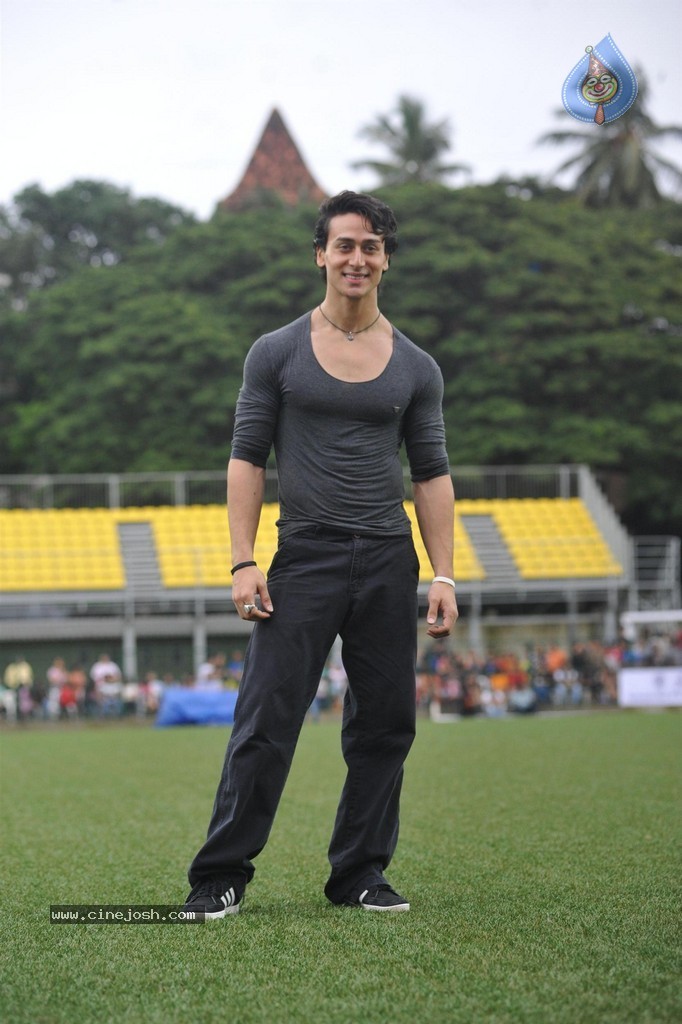 Bolly Celebs Charity Football Match Photos - 77 / 152 photos