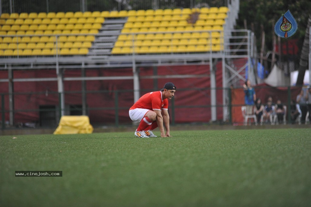 Bolly Celebs Charity Football Match Photos - 125 / 152 photos